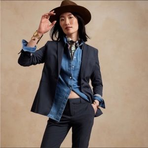 Banana Republic blazer navy blue EUC Size 8